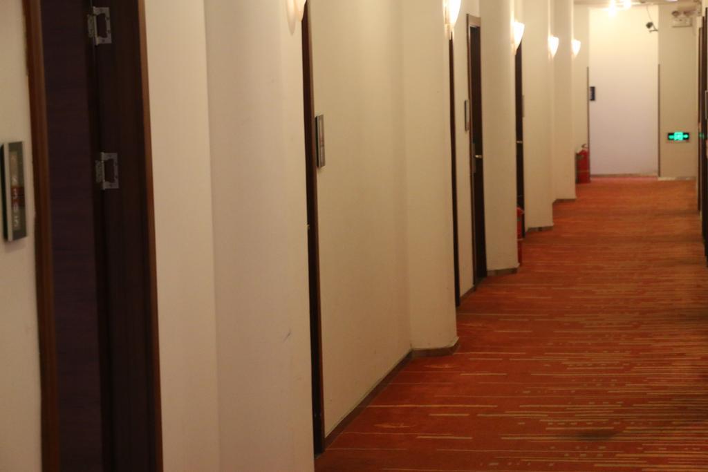 Shanghai Yiting 6+E Hotel - Lujiazui 외부 사진