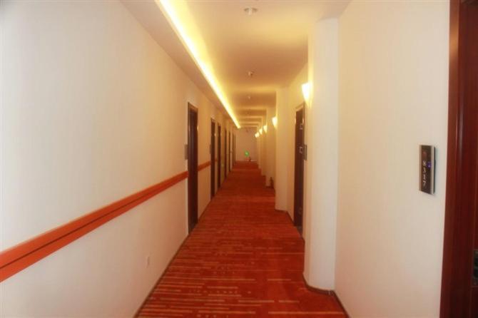 Shanghai Yiting 6+E Hotel - Lujiazui 외부 사진